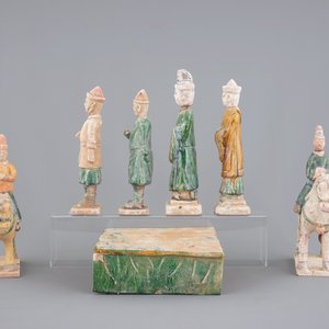 A collection of Chinese pottery funerary figures incl. horseriders, Ming Dynasty — photo 3