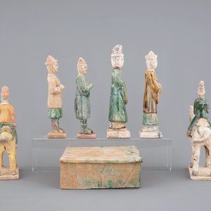 A collection of Chinese pottery funerary figures incl. horseriders, Ming Dynasty — photo 5