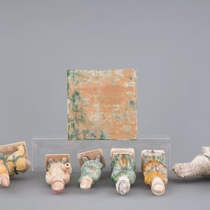 A collection of Chinese pottery funerary figures incl. horseriders, Ming Dynasty — photo 6