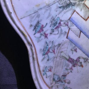 A collection of Chinese teapots, brush pots and plates, 19/20th C. — photo 23
