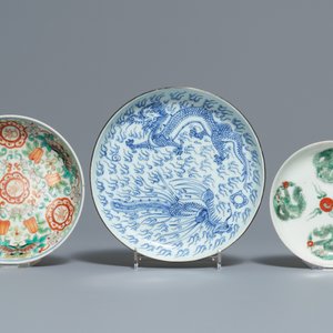 A collection of Chinese teapots, brush pots and plates, 19/20th C. — photo 3