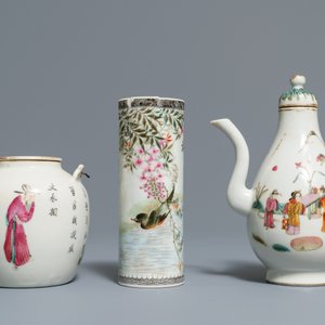 A collection of Chinese teapots, brush pots and plates, 19/20th C. — photo 6