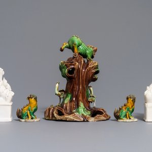 A collection of Chinese verte biscuit and blanc de Chine models of Buddhist lions, Kangxi — 照片 4