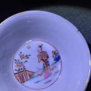 A collection of diverse Chinese famille rose and grisaille porcelain, Yongzheng/Qianlong — 照片 23