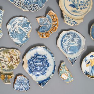 A collection of Dutch maiolica shards, 16th C. and later — 照片 6