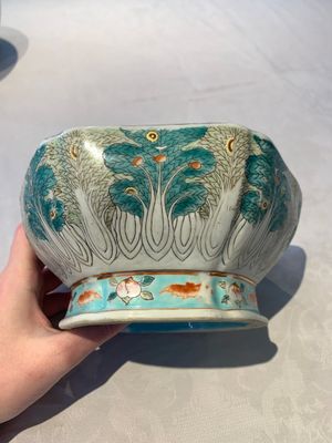 A collection of eight Chinese famille rose wares, 19th C. — photo 31