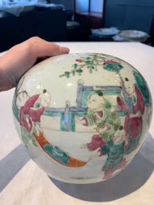 A collection of eight Chinese famille rose wares, 19th C. — photo 37