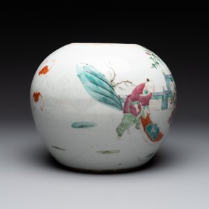 A collection of eight Chinese famille rose wares, 19th C. — photo 4