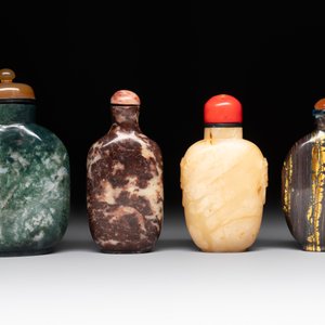 A collection of eight Chinese precious stone snuff bottles, 19/20th C. — photo 2