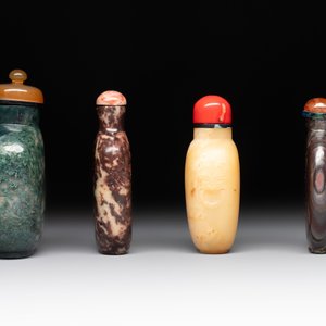 A collection of eight Chinese precious stone snuff bottles, 19/20th C. — photo 5