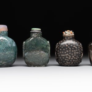 A collection of eight Chinese precious stone snuff bottles, 19/20th C. — photo 8