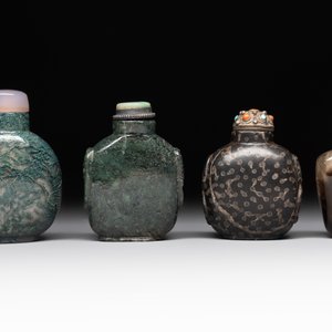 A collection of eight Chinese precious stone snuff bottles, 19/20th C. — photo 10