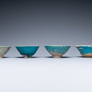 A collection of eight turquoise-glazed bowls, Persia and the Middle-East, 13th C. and later — photo 11