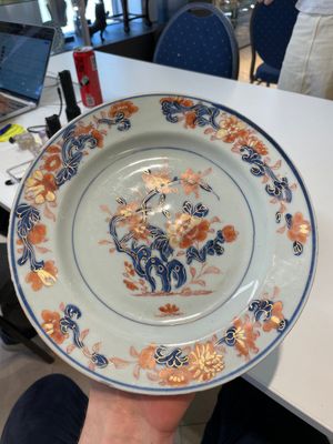 A collection of eleven Chinese Imari-style plates with floral design, 18th C. — foto 1