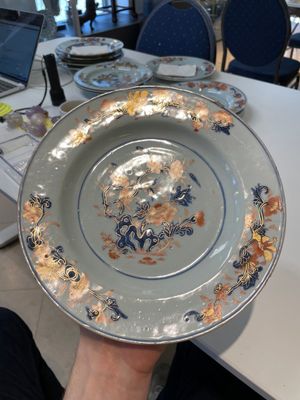 A collection of eleven Chinese Imari-style plates with floral design, 18th C. — foto 34