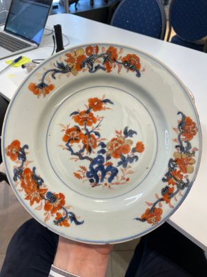 A collection of eleven Chinese Imari-style plates with floral design, 18th C. — foto 5