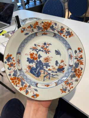 A collection of eleven Chinese Imari-style plates with floral design, 18th C. — foto 10