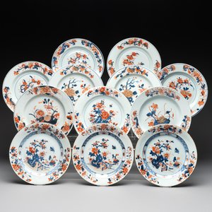 A collection of eleven Chinese Imari-style plates with floral design, 18th C. — foto 1