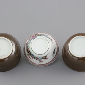 A collection of fine Chinese famille rose porcelain cups and saucers, Yongzheng-Qianlong, 18th C. — photo 11