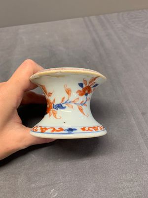 A collection of five Chinese blue and white, famille rose and Imari-style salts, Kangxi/Qianlong — photo 30