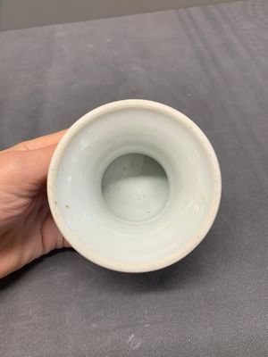 A collection of five Chinese blue and white, famille rose and Imari-style salts, Kangxi/Qianlong — photo 31