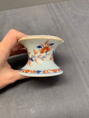 A collection of five Chinese blue and white, famille rose and Imari-style salts, Kangxi/Qianlong — photo 28