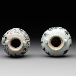 A collection of five Chinese blue and white jarlets, Yuan — photo 12