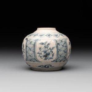 A collection of five Chinese blue and white jarlets, Yuan — photo 3