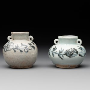 A collection of five Chinese blue and white jarlets, Yuan — photo 8
