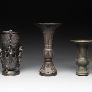 A collection of five Chinese bronze wares, Ming and later — photo 5