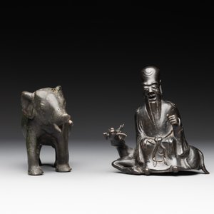 A collection of five Chinese bronze wares, Ming and later — photo 8