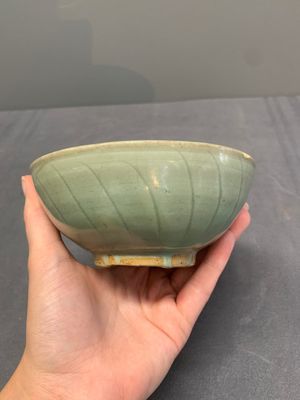 A collection of five Chinese celadon wares, Ming and later — photo 11