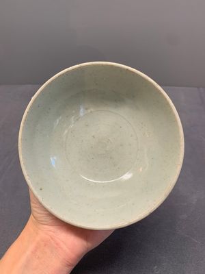 A collection of five Chinese celadon wares, Ming and later — photo 18