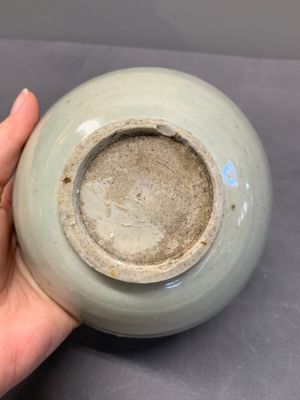 A collection of five Chinese celadon wares, Ming and later — photo 19