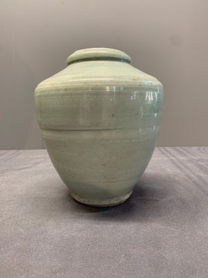 A collection of five Chinese celadon wares, Ming and later — photo 2