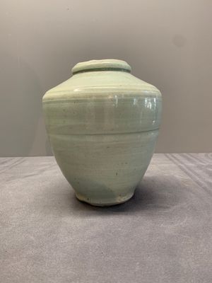 A collection of five Chinese celadon wares, Ming and later — photo 5