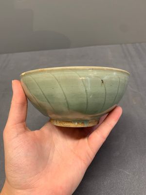 A collection of five Chinese celadon wares, Ming and later — photo 8