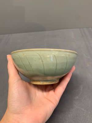 A collection of five Chinese celadon wares, Ming and later — photo 9