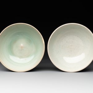 A collection of five Chinese celadon wares, Ming and later — photo 11