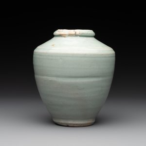 A collection of five Chinese celadon wares, Ming and later — photo 5