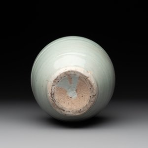 A collection of five Chinese celadon wares, Ming and later — photo 7