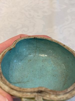 A collection of five Chinese famille rose peaches and pumpkins, including a box and cover, 19th C. — photo 34