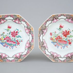 A collection of five Chinese famille rose plates, 18th C. — 照片 4