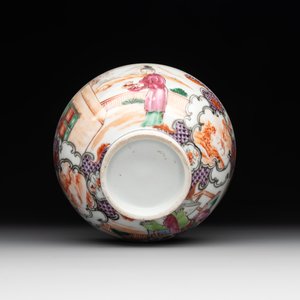 A collection of five Chinese Imari-style wares and one Canton famille rose cup, Kangxi/Qianlong — photo 13