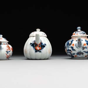 A collection of five Chinese Imari-style wares and one Canton famille rose cup, Kangxi/Qianlong — photo 15