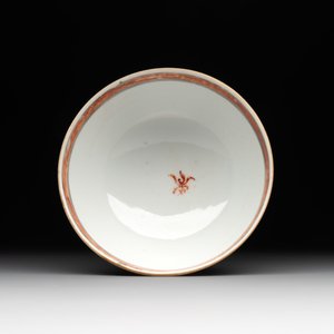 A collection of five Chinese Imari-style wares and one Canton famille rose cup, Kangxi/Qianlong — photo 12