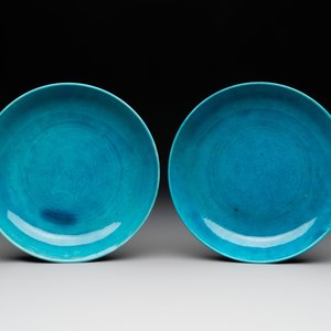 A collection of five Chinese turquoise-glazed wares, 18th C. — photo 4