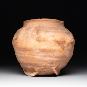 A collection of five German proto stoneware jugs and a vessel, 14th C. — photo 3
