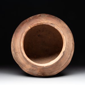A collection of five German proto stoneware jugs and a vessel, 14th C. — photo 4