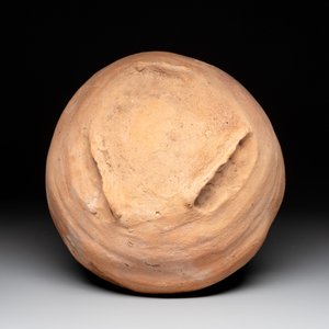 A collection of five German proto stoneware jugs and a vessel, 14th C. — photo 5